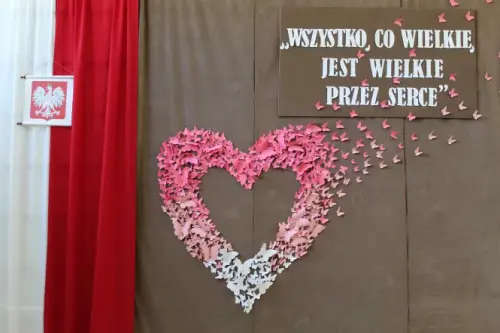 Fragment dekoracji z adademii na Dzień Edukacji Narodowej